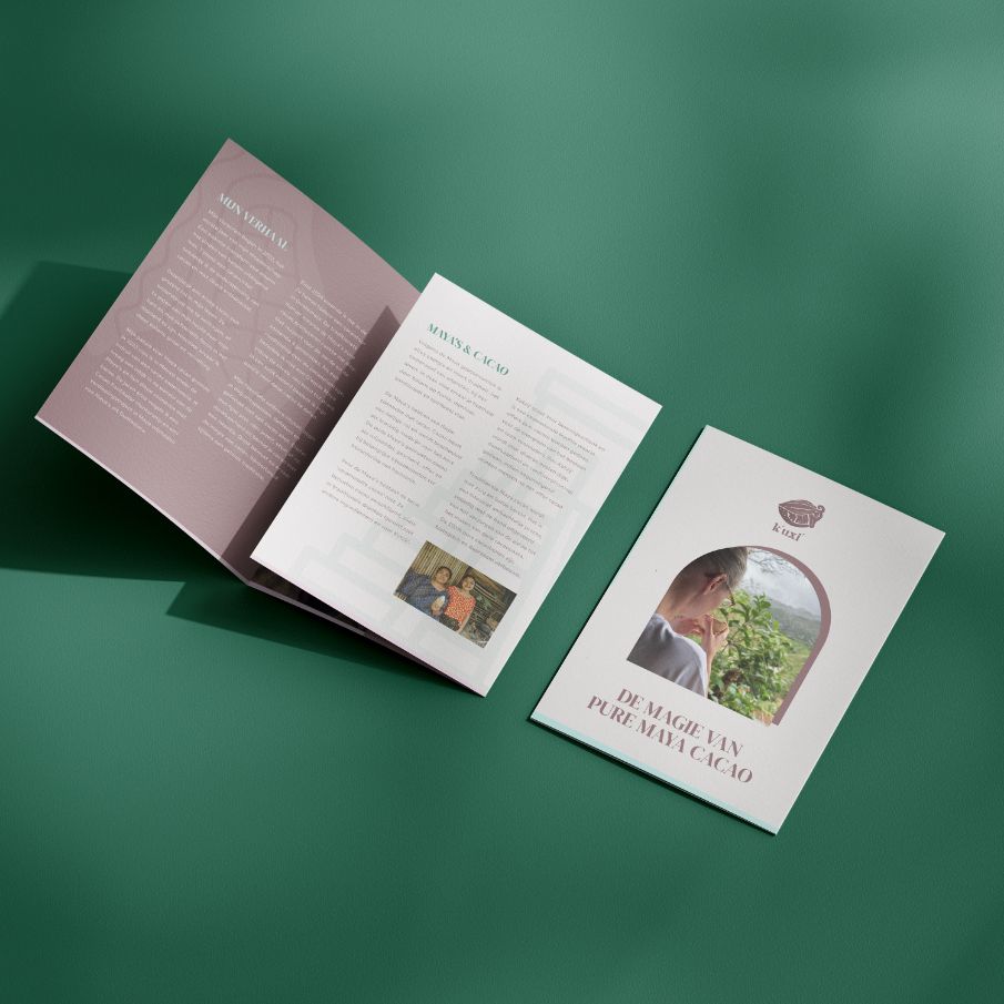 Kuxi Mockup sticker brochure