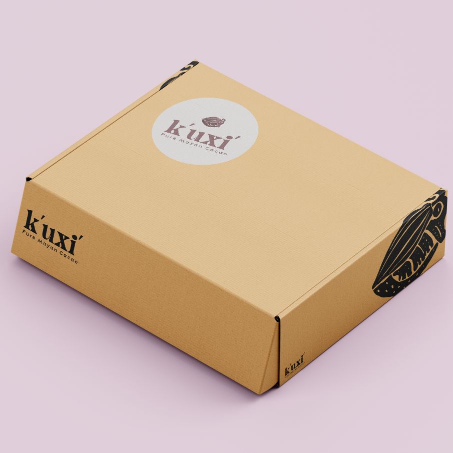 Kuxi Mockup sticker doos